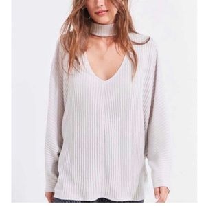 🤩URBAN OUTFITTERS OVERSIZED CHOKER SWEATER